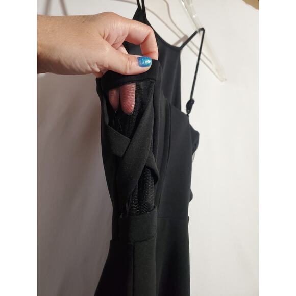 City Triangles Mesh Criss Cross Side Panel Halter Skater Mini Dress Size 0 LBD - Picture 5 of 10